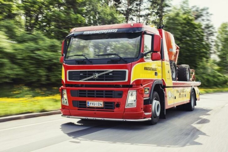 hinausautokeskus raskaan kaluston hinaus hämeenlinna